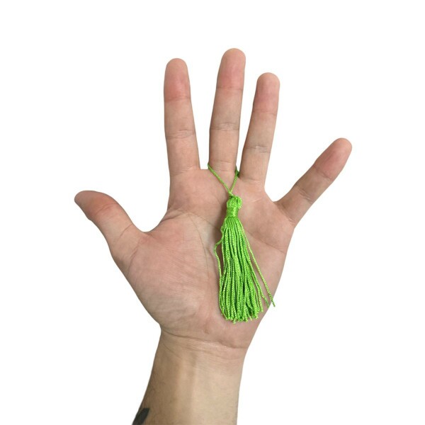 Pingente de Seda Tassel 7cm c/ 4 Unidades - Verde Grama