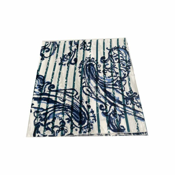 Len�o Listrado Abstrato Azul E Branco De Viscose (5185)