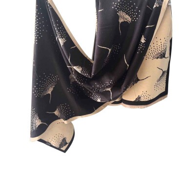 Pashmina Lirios Preta e Creme 9145