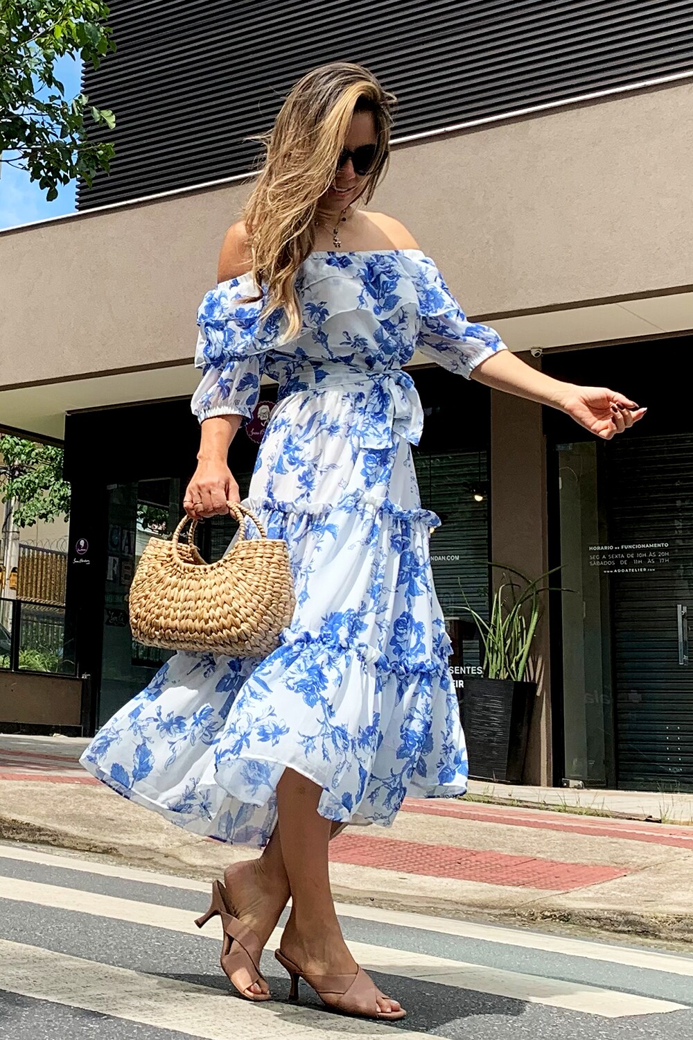 vestido midi ombro a ombro floral