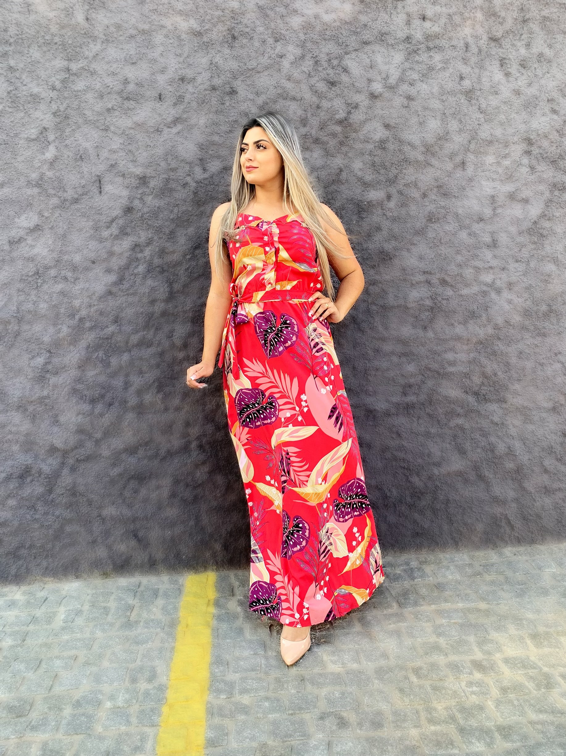 vestido longo estampado com cinto