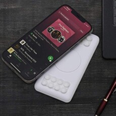 Power Bank 10.000mAh com Carregamento via Indu��o ou via Cabo