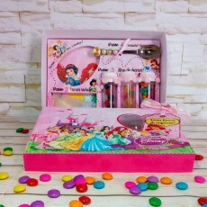 Arquivo De Corte P�scoa Mini Confeiteiro Princesas 5 - Studi