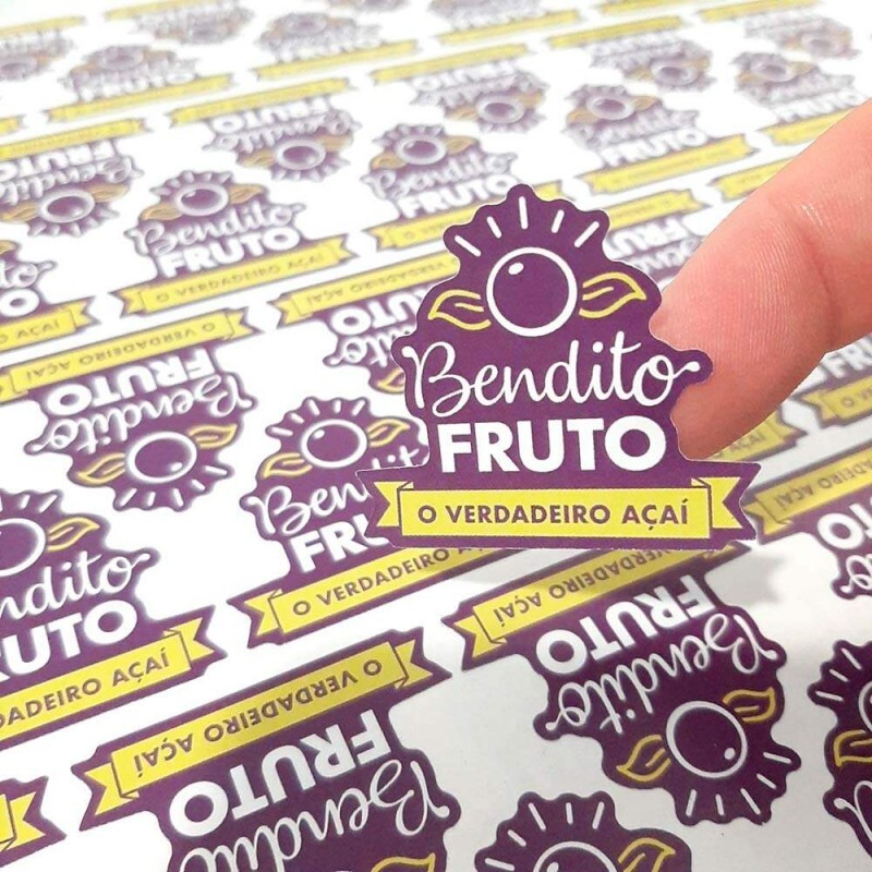 Etiquetas Personalizadas Adesivas Papel Couch Brilho Diversos Formatos 4x4 cm - 40000 unidades