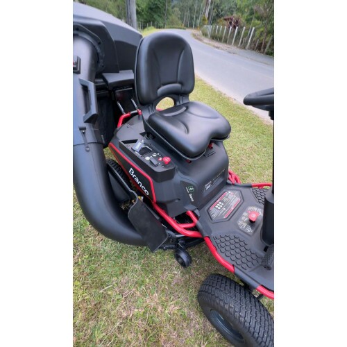Trator Cortador de Grama Branco a Bateria - 100% El�trico