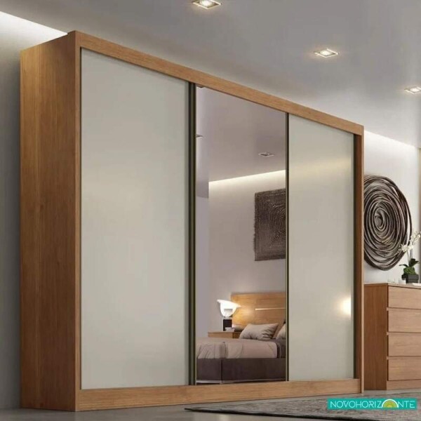 Roupeiro Casal Sollo Plus Cumaru/Fendi 3 Portas 6 Gavetas C/ 1 Espelho 100% MDF Larg. 2.73m - Novo Horizonte