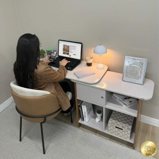 Escrivaninha Nomad Off/Cinamomo com 1 Porta Correr - Artely