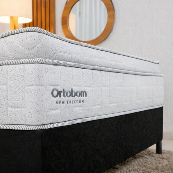 Colch�o Casal New Freedom Molas Ensacadas Ortobom + Box Casal Sued Preto Nosso Sonho 138x188x69 | Suporta at� 300kg