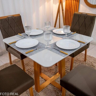 Mesa de Jantar Bali 90x90 Vidro Off/Base Madeira - Minas Plac + 4 Cad. Lisboa Veludo Marrom 509 Madeira Art Assento - Entregue Montada